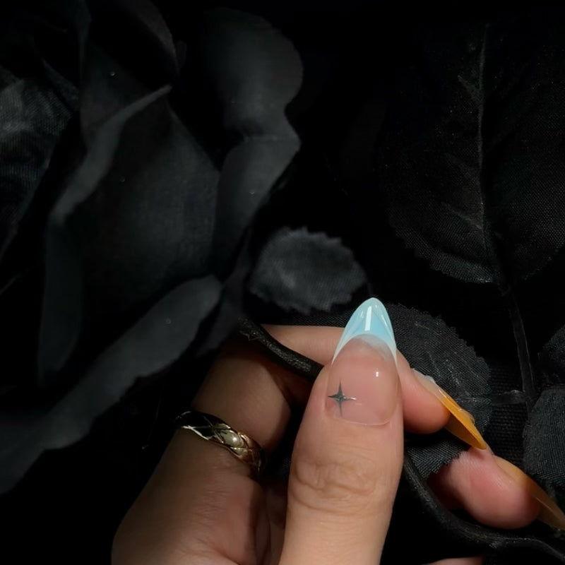 Blue and yellow technology style cool nail - JUICY Pressonnail -