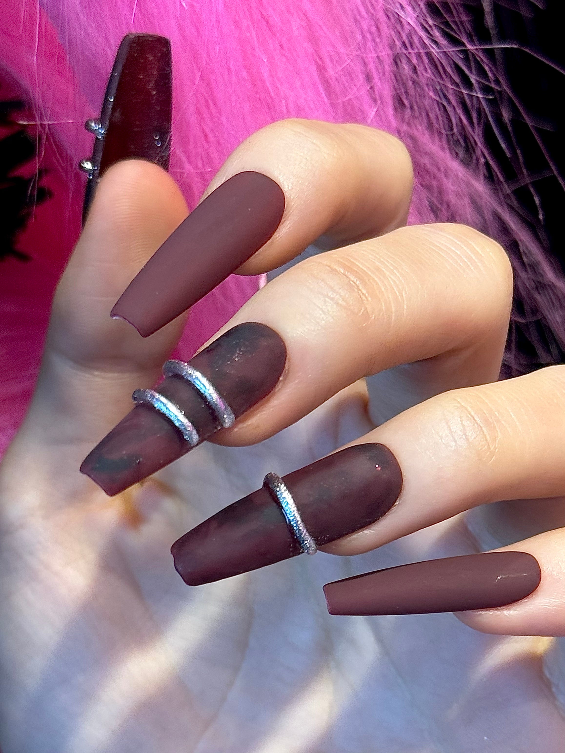 Wine red frosted metallic texture preesonnail