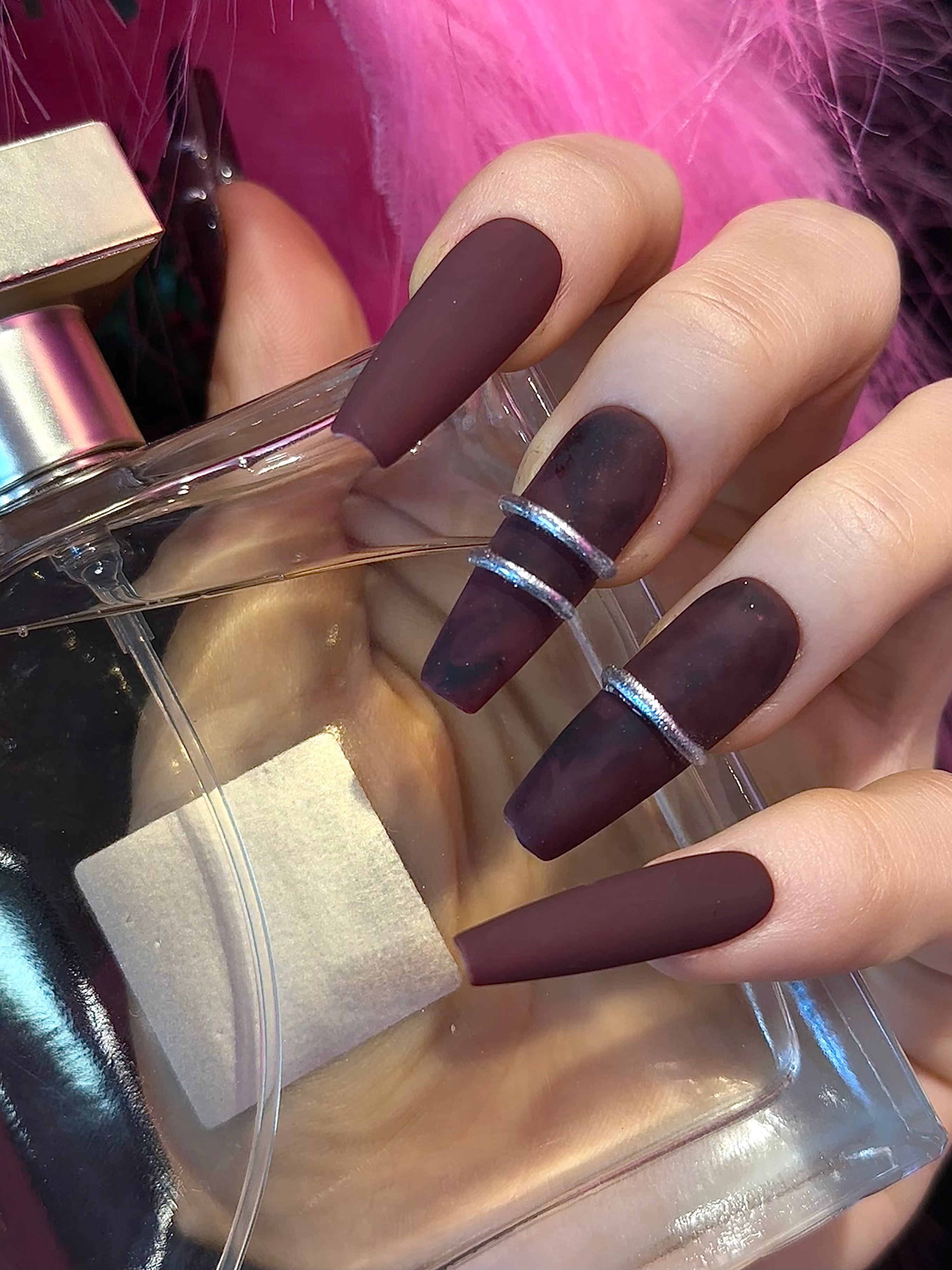 Wine red frosted metallic texture preesonnail