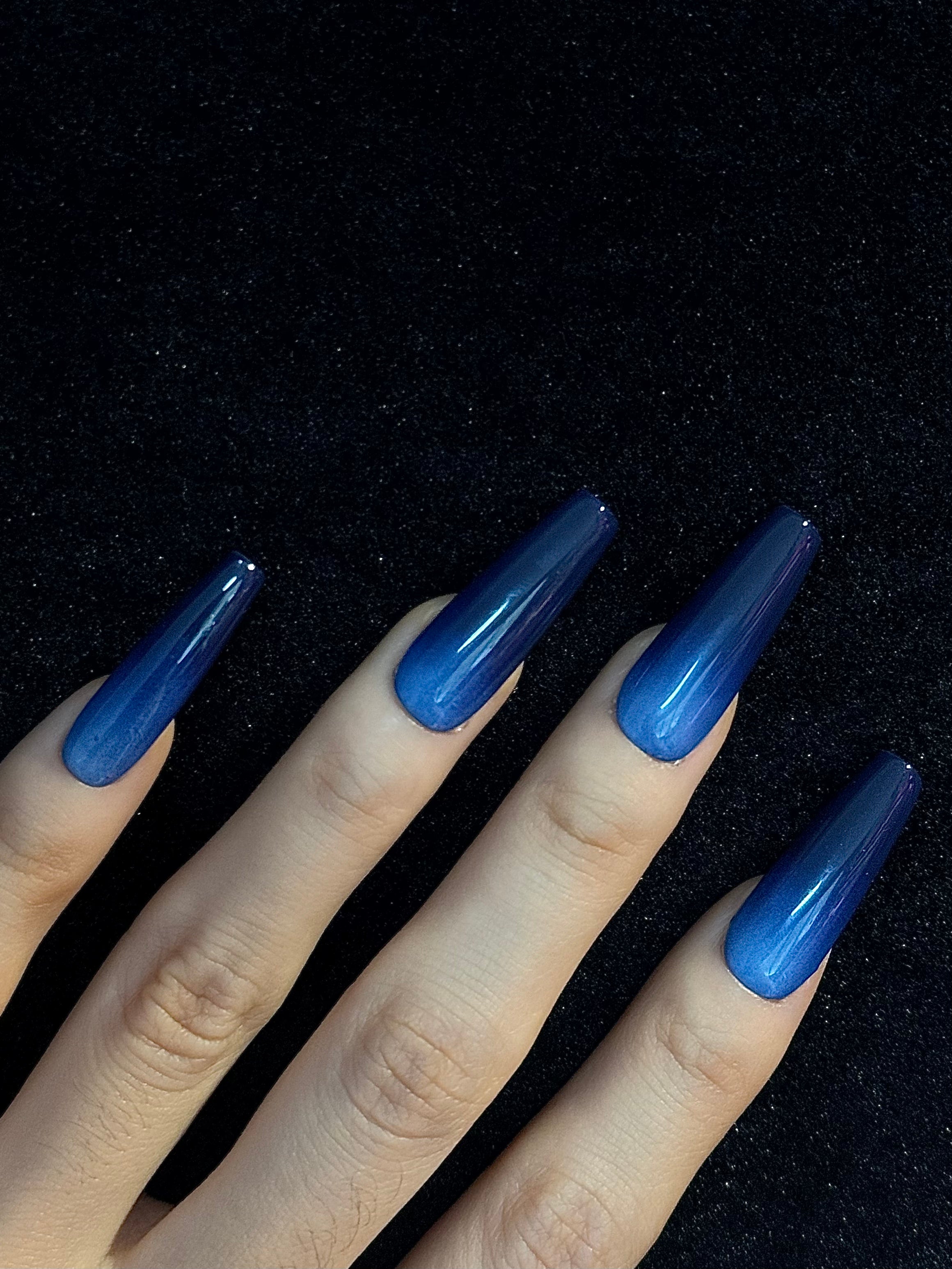 Ink blue gradient solid color pressonnail