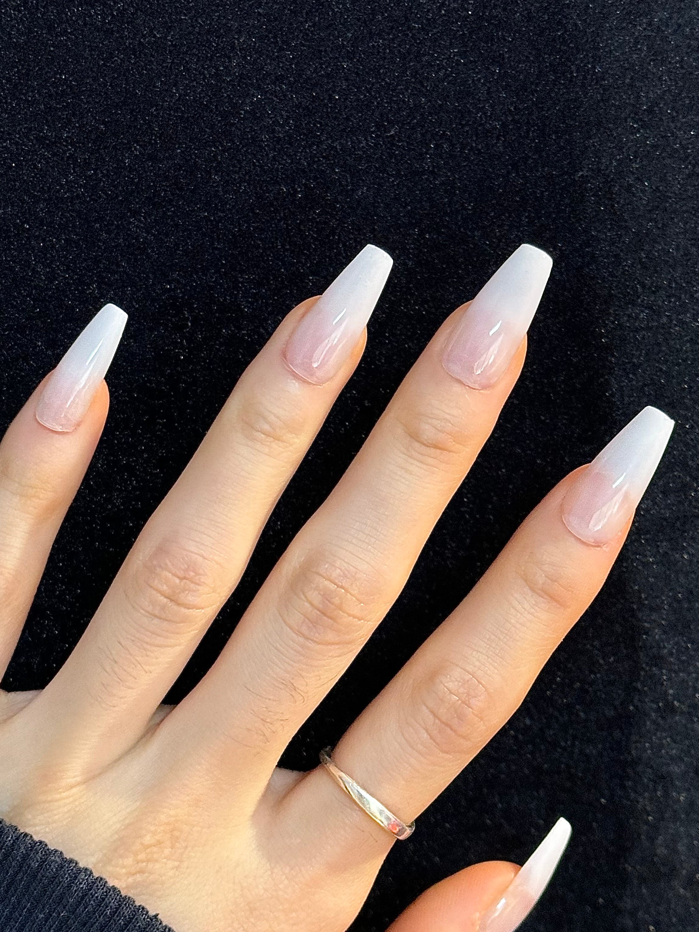 Milky white gradient minimalist pressonnail