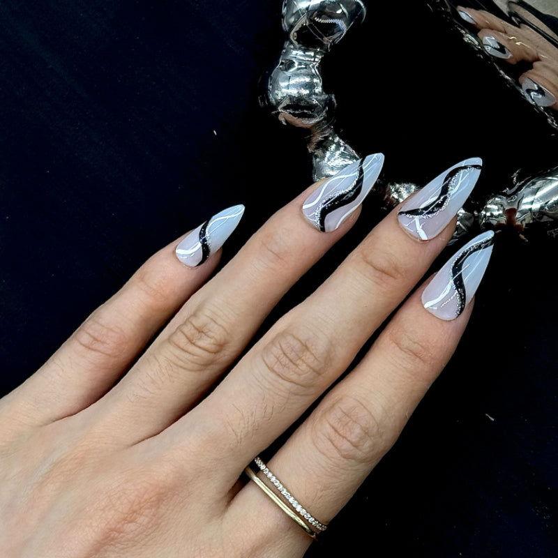 Black& white&silver lines stiletto Curved nail - JUICY Pressonnail - 