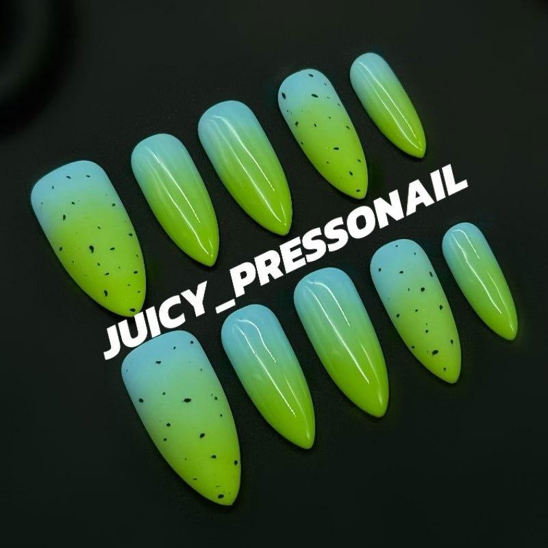 Blue-green gradient polka dot manicure - JUICY Pressonnail - 