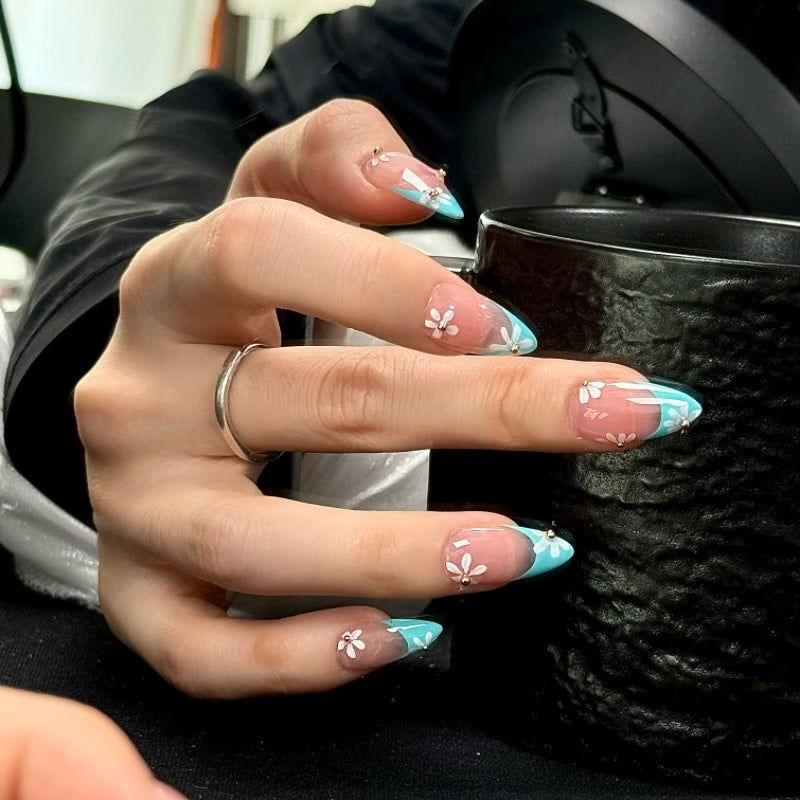 Blue French floral manicure - JUICY Pressonnail - 