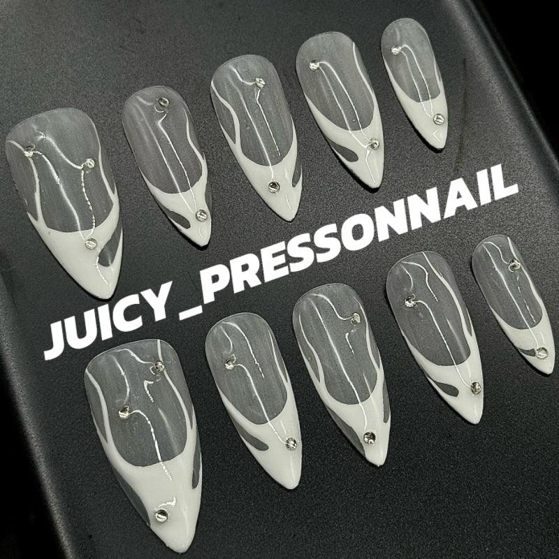 Heart white tip temperament almond manicure - JUICY Pressonnail - 