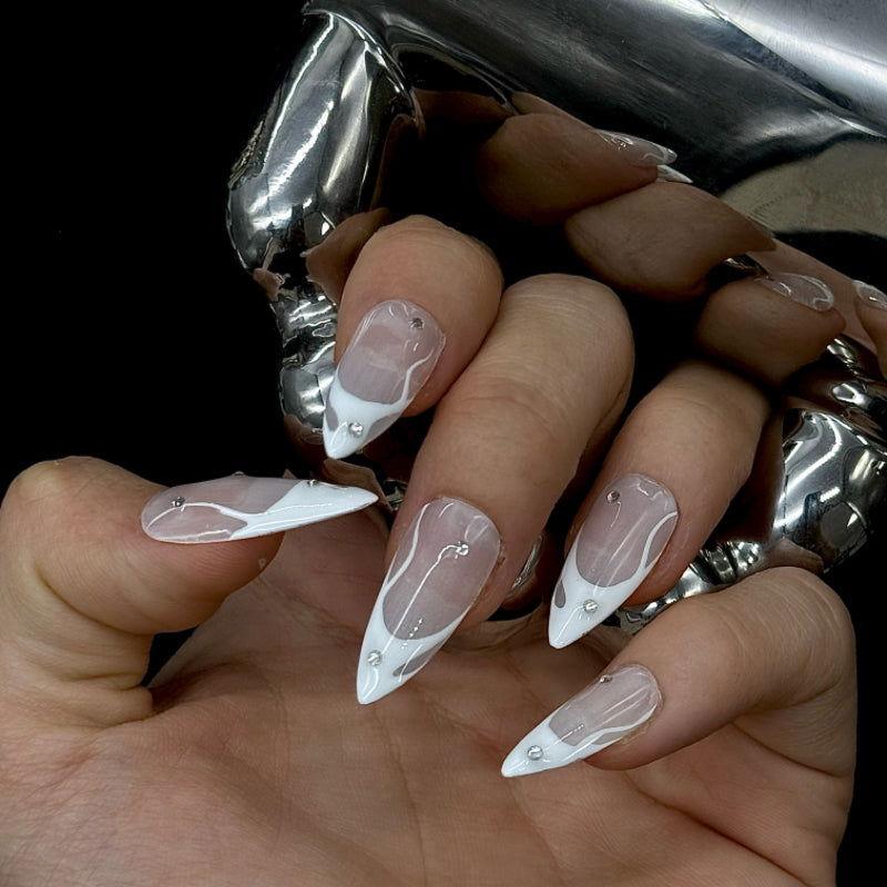 Heart white tip temperament almond manicure - JUICY Pressonnail - 